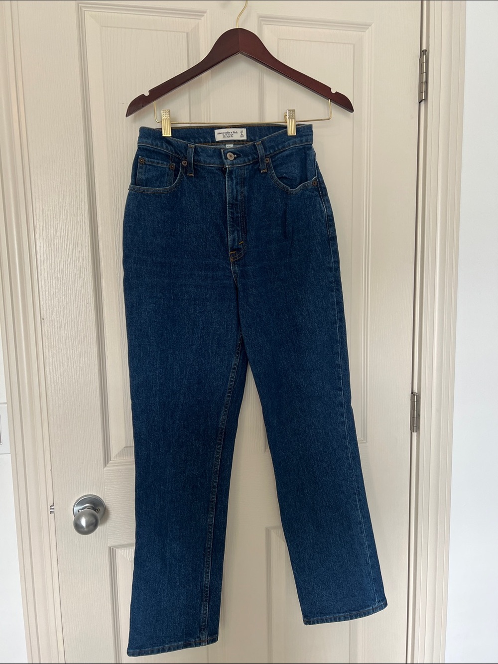 Abercrombie & Fitch 90s straight ultra High-Rise Dark Blue Straight Jeans